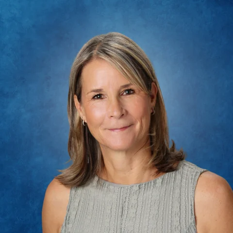 Mrs. Claudia Descloux-Peisl
